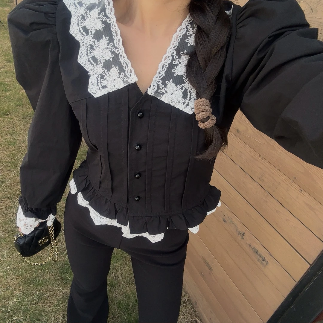 【浪漫绝了】韩系时尚重工蕾丝花边立体车线排扣V领泡泡袖衬衫