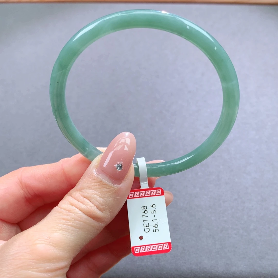 翡翠手镯未镶嵌天然翡翠手镯叮当镯