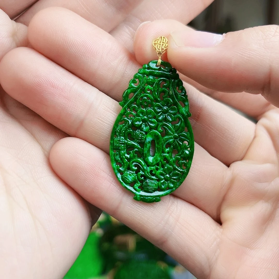 翡翠颈饰18K金镶嵌吊坠