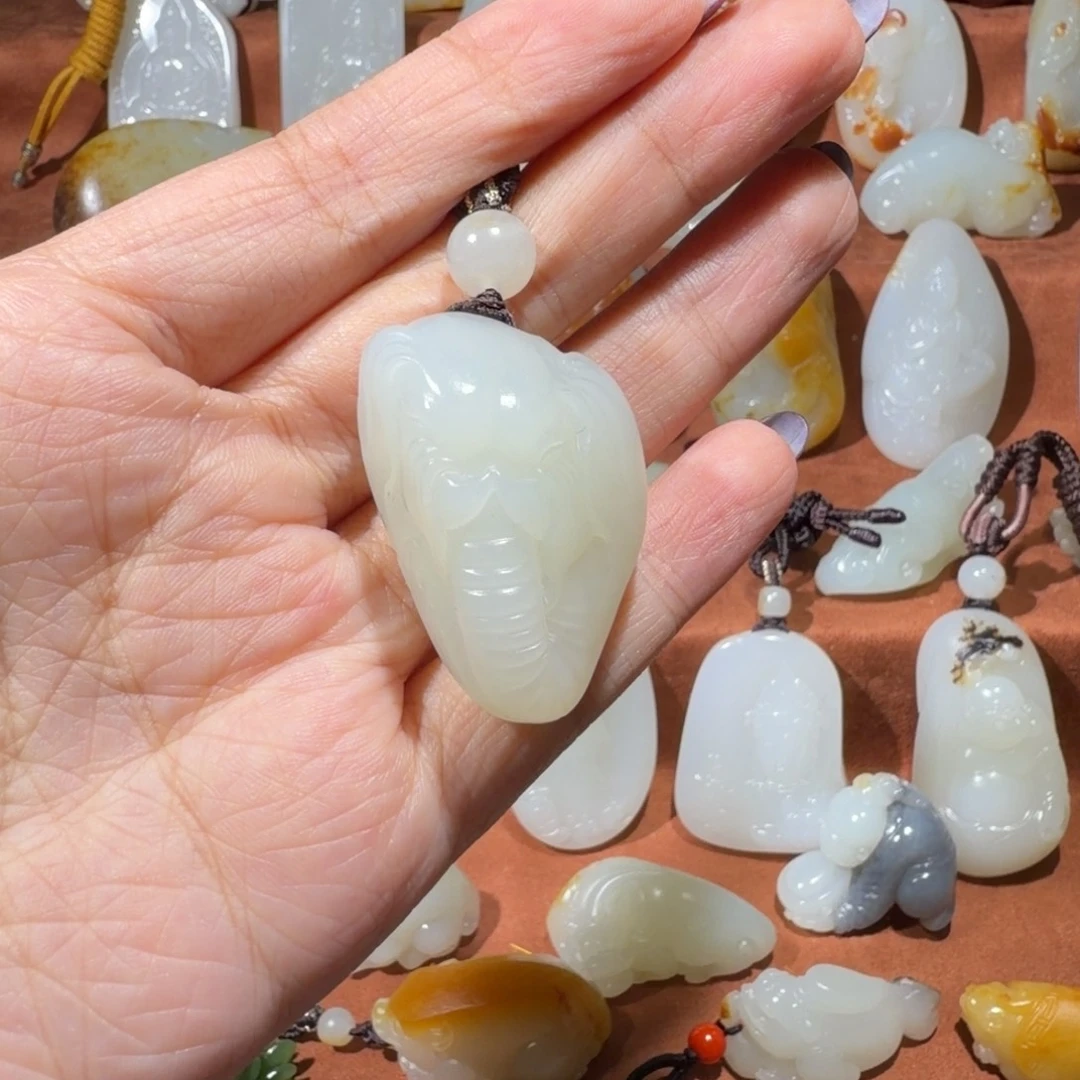 清***蟹和田玉未镶嵌颈饰