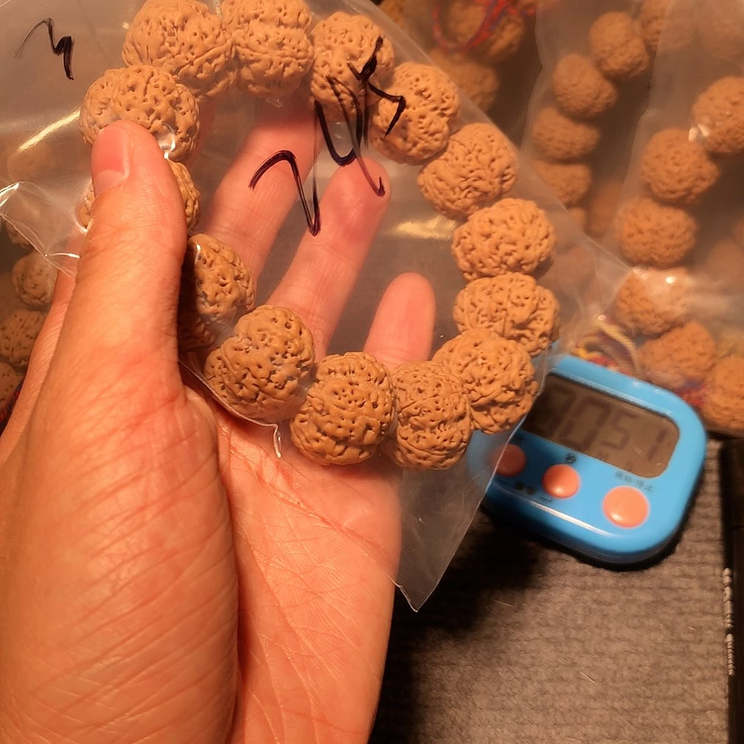 金刚菩提手串老*3。