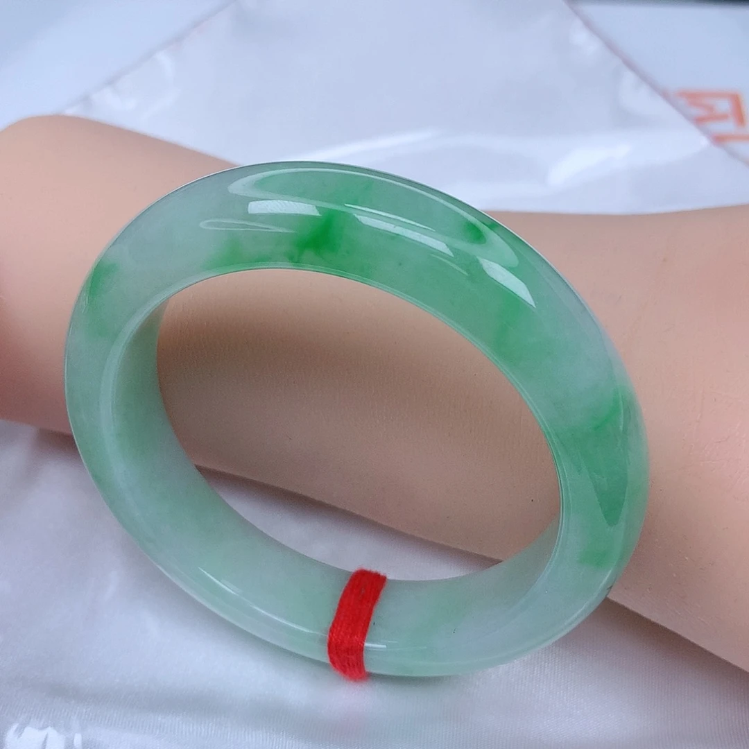 【闪购商品】未镶嵌手镯翡翠，52