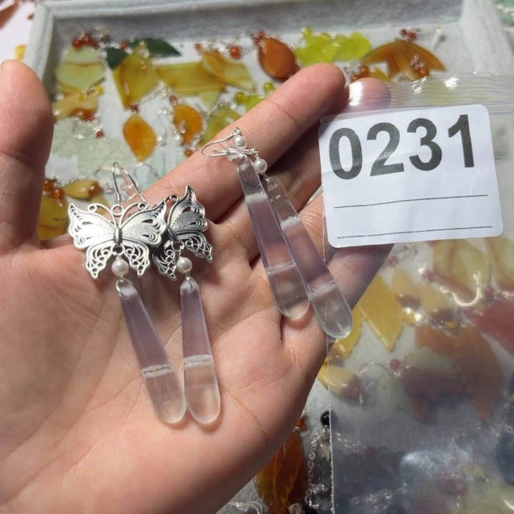 揽***珠合金蛇纹石玉耳饰