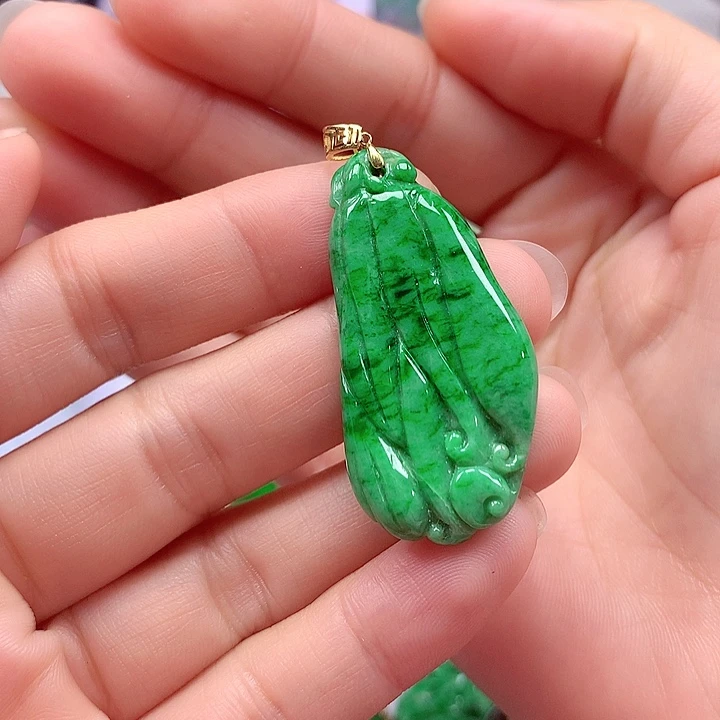 翡翠18K金镶嵌颈饰翡翠