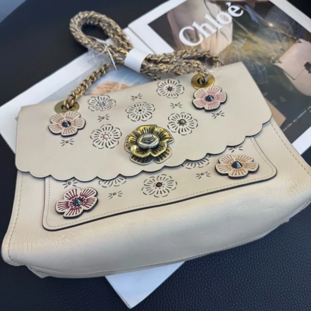 95新 COACH/蔻驰 大麦中古/coach花卉链条斜挎包/