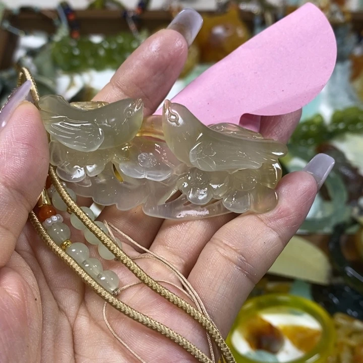 蛇纹石玉未镶嵌吊坠