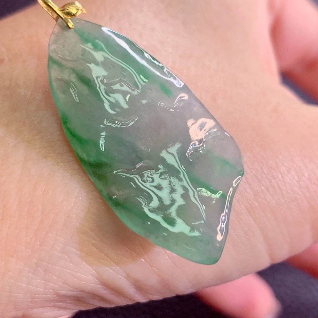 翡翠18K金镶嵌颈饰翡翠