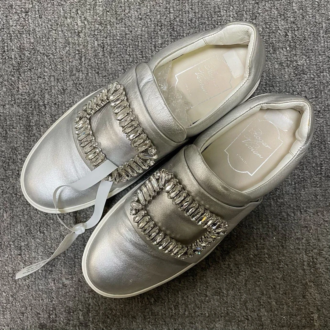 95新 Roger Vivier/罗杰·维威耶 舒适简约低帮板鞋  35.5码/09589