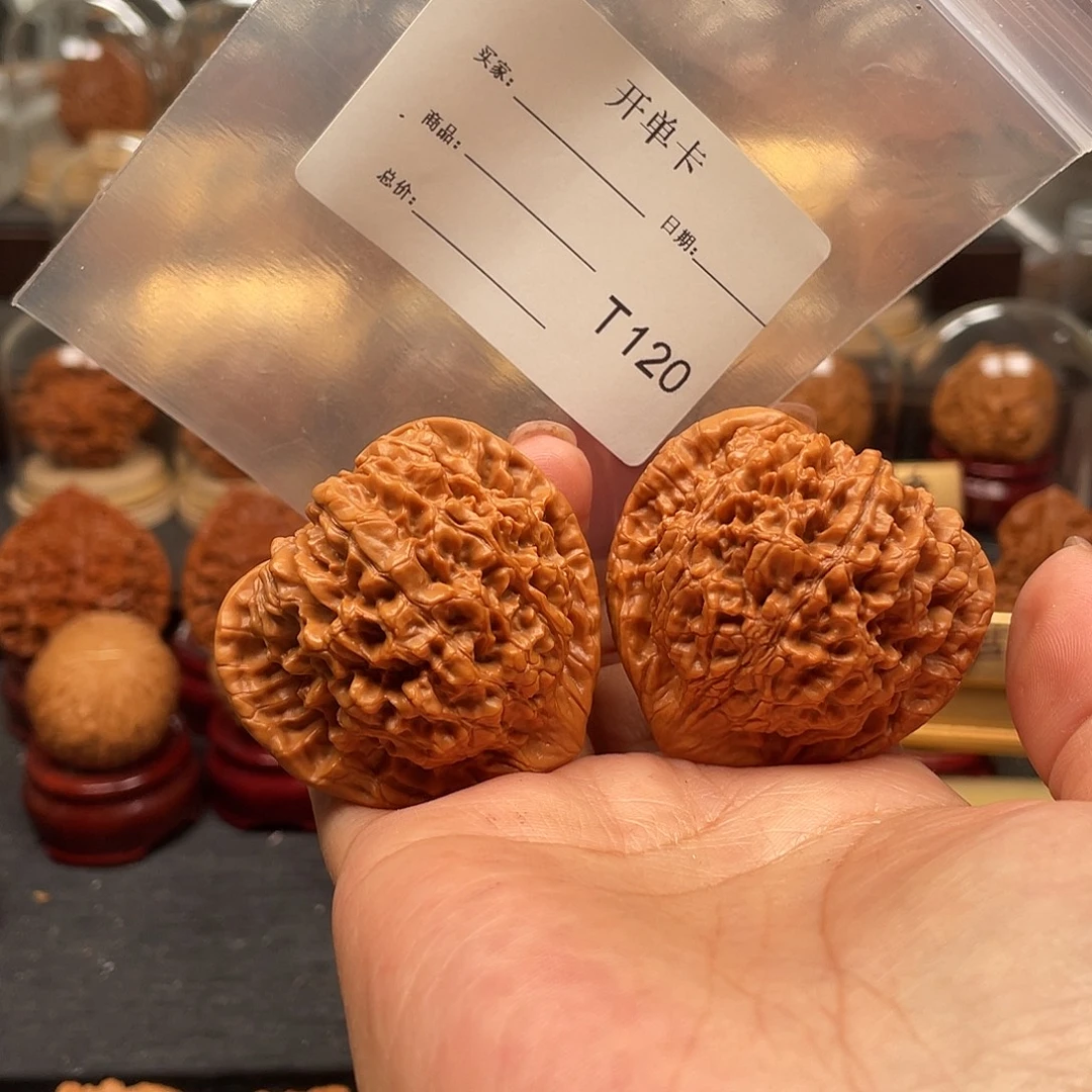 砥***行把件文玩核桃官帽47。120