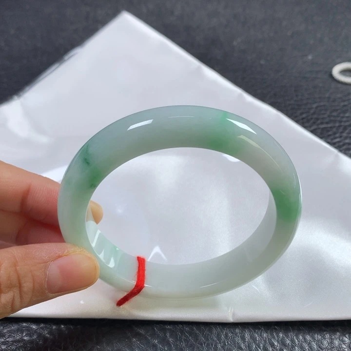 翡翠未镶嵌手镯56圈