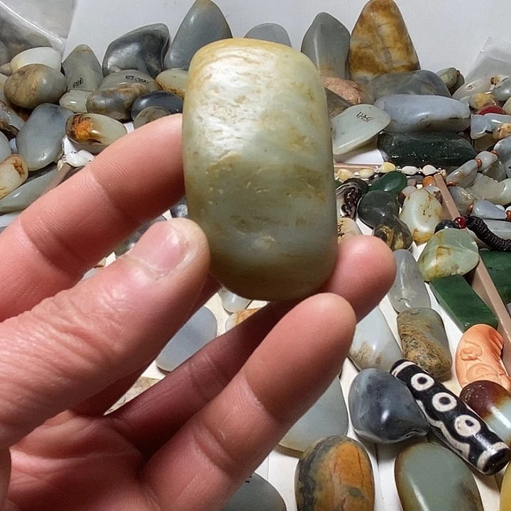 和田玉未镶嵌颈饰吊带背心袋子里面的嘛意思