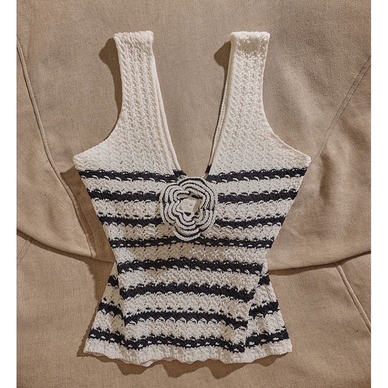 法式温柔简约条纹百搭日常显瘦手钩花上衣女夏新款时尚纱针织背心