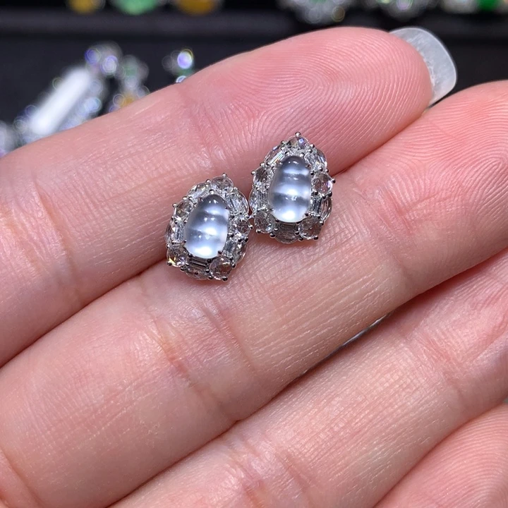 Y***g翡翠18K金镶嵌耳饰玻璃钢福豆