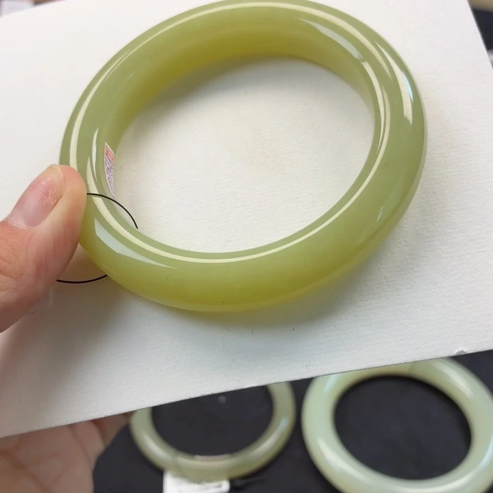 和田玉未镶嵌手镯青黄口