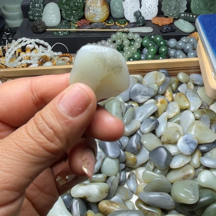 水***华和田玉未镶嵌珠宝半成品