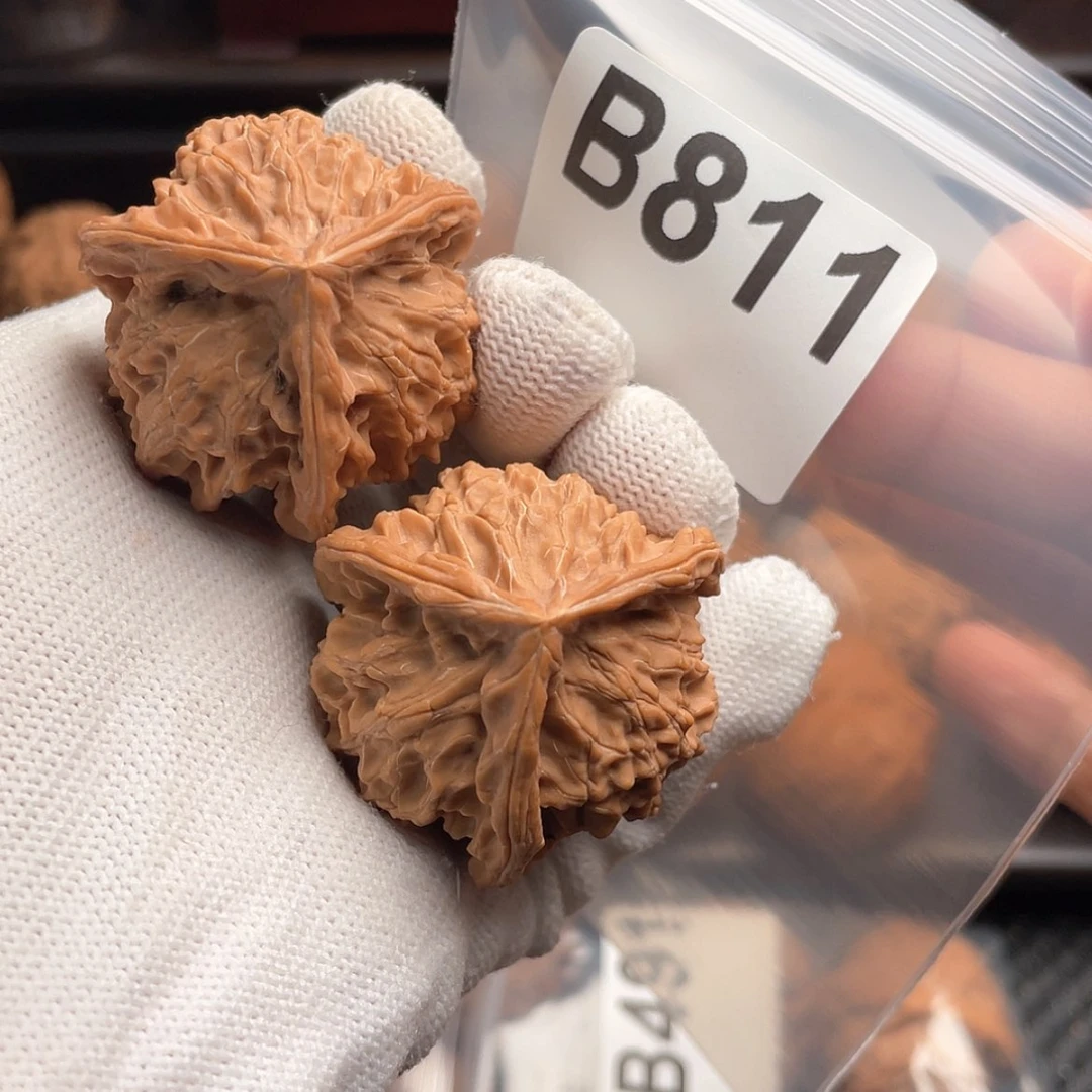 【闪购商品】文玩核桃吊坠胡****常B811三棱39全品