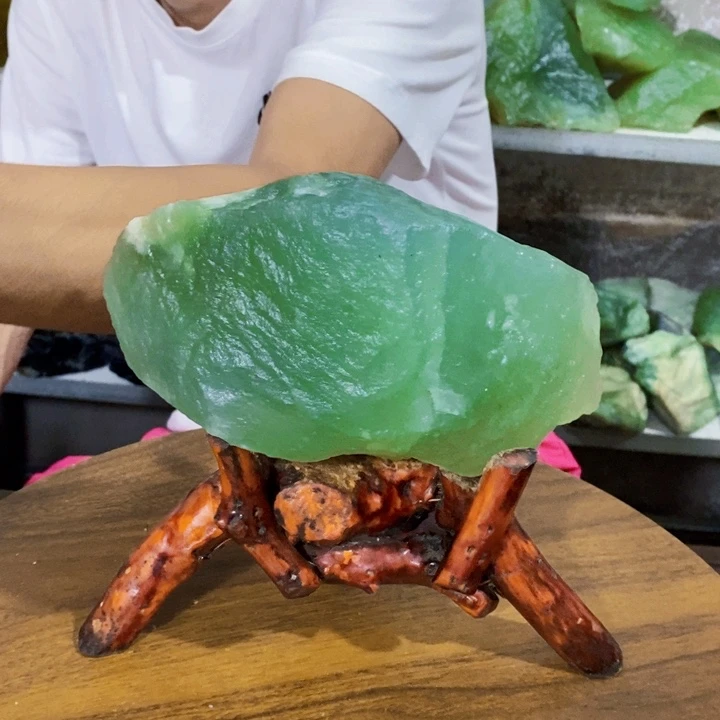 蛇纹石玉未镶嵌原石