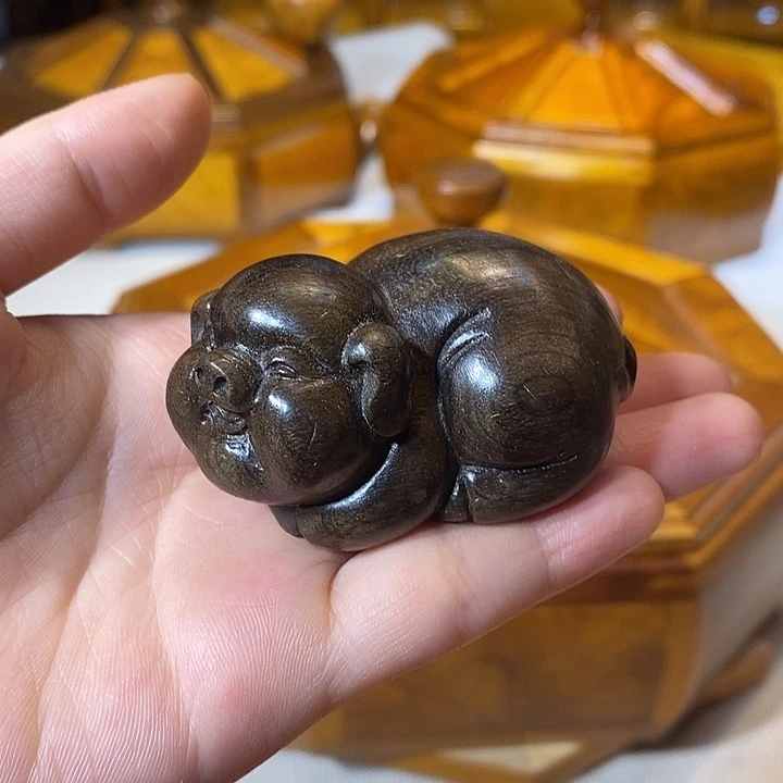 金丝楠阴沉木手把件