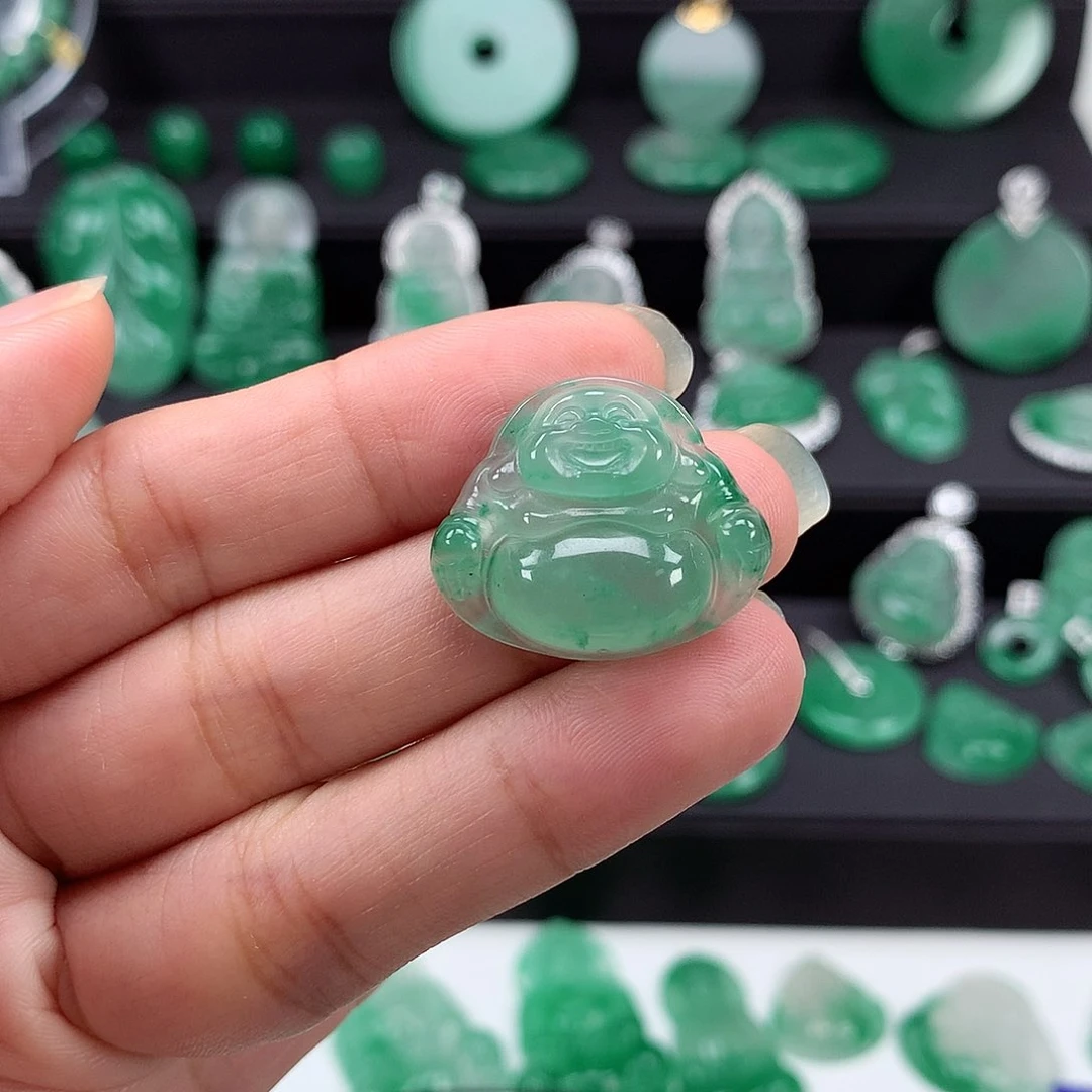 石英质玉（非洲翠）吊坠未镶嵌