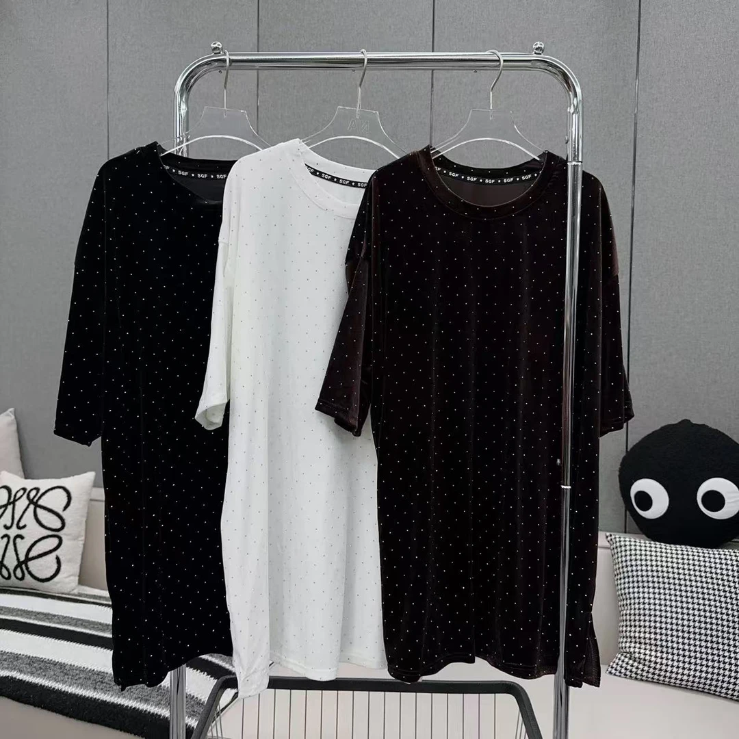 【娜娜推荐】777-1潮牌设计师冬季上新简约纯色带钻休闲打底短袖