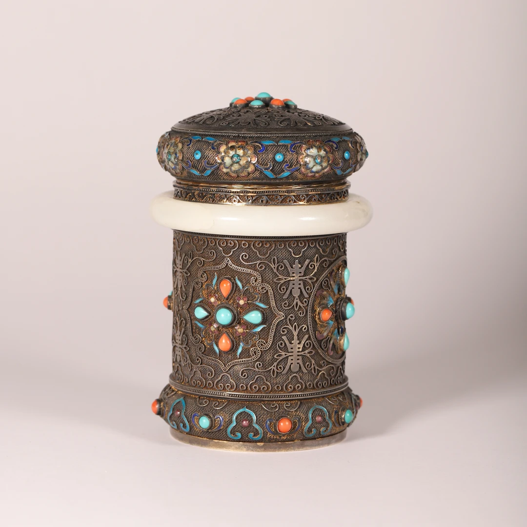 Lot23 清代 银鎏金垒丝嵌宝盒