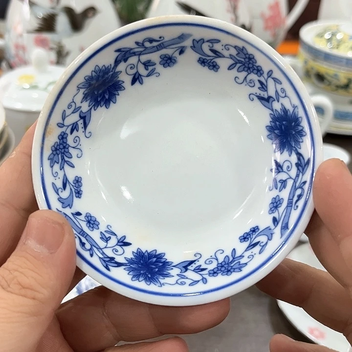 釉下五彩的瓷器和，