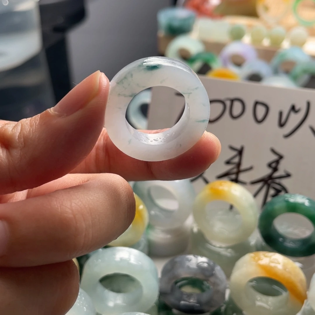 定制翡翠未镶嵌戒指
