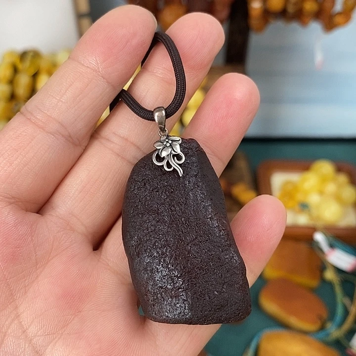 那***念裸石蜜蜡未镶嵌吊坠