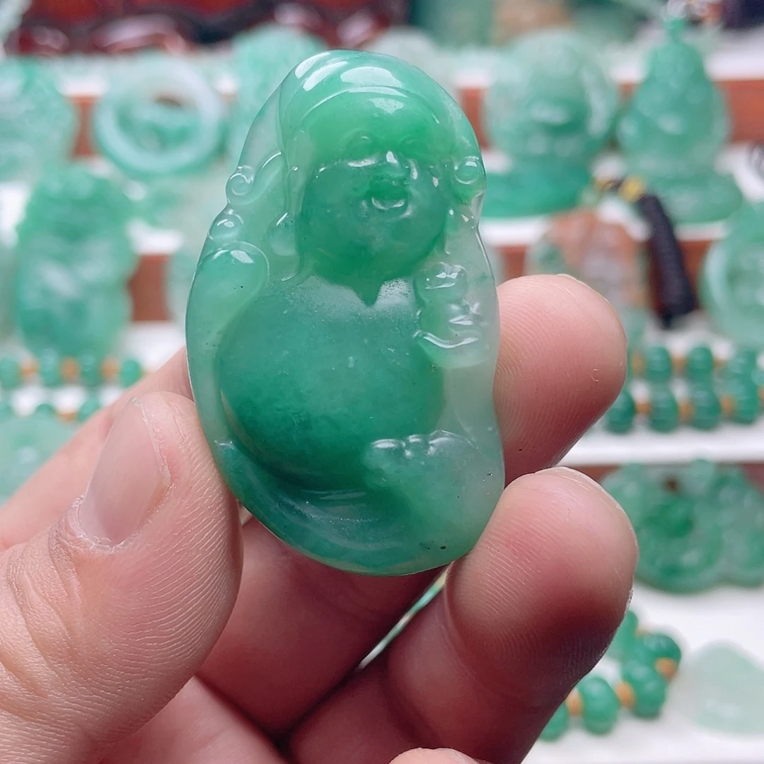 颈饰未镶嵌石英质玉