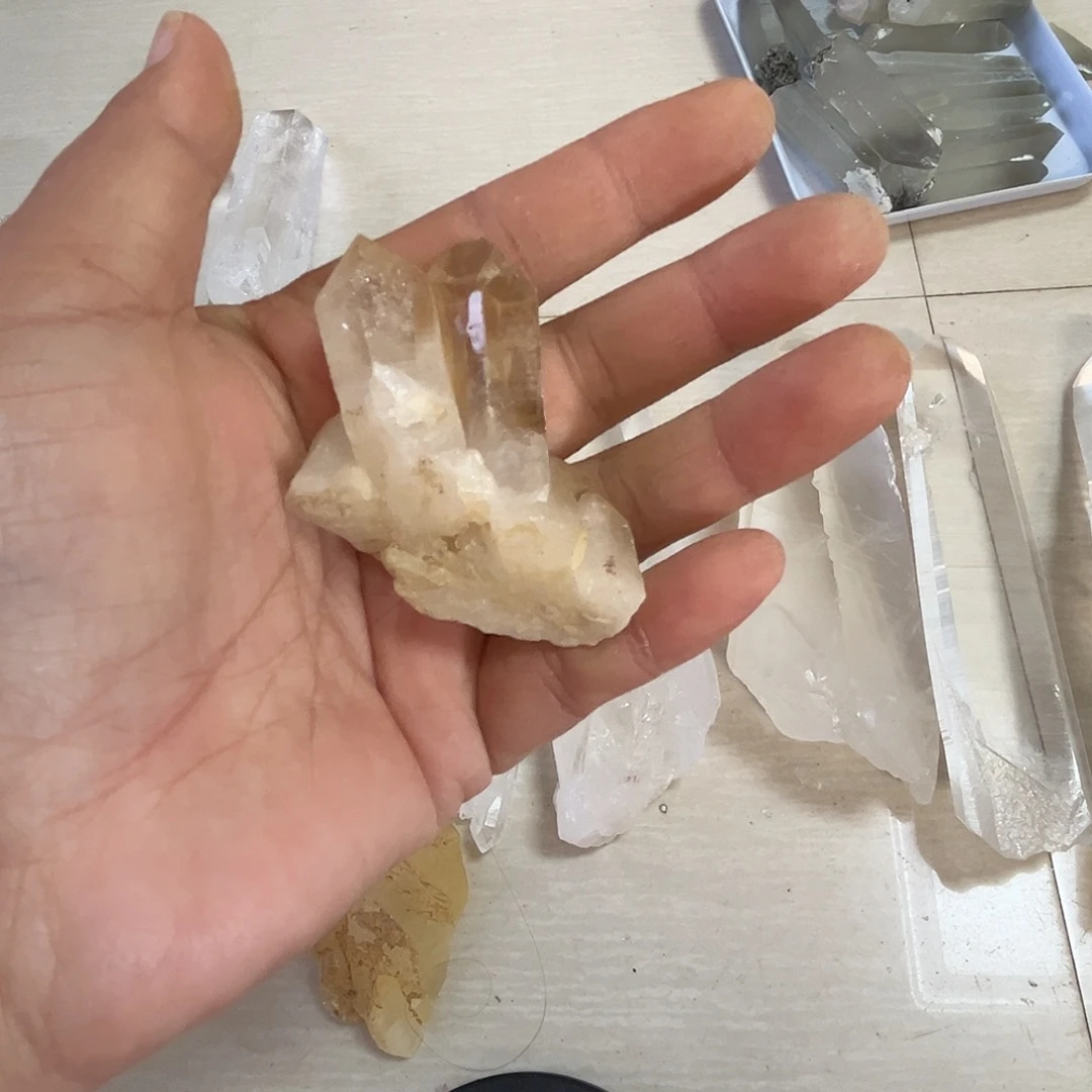梦***欣珠宝半成品水晶未镶嵌