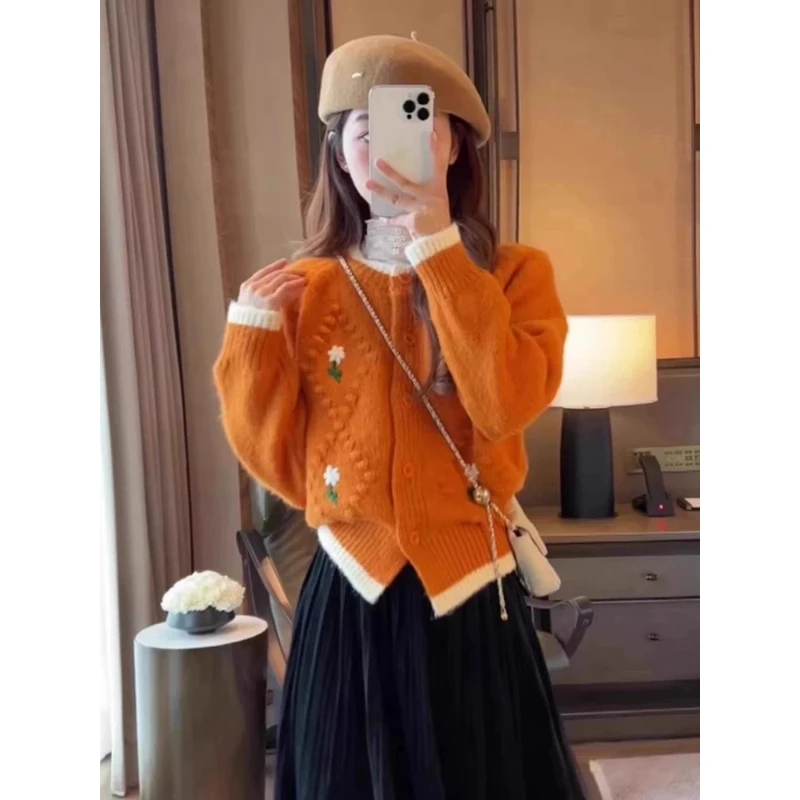 软糯小香风刺绣花朵毛衣外套女加厚外搭针织衫上衣