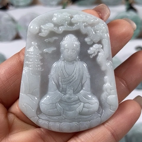 翡翠颈饰未镶嵌大日如来福利