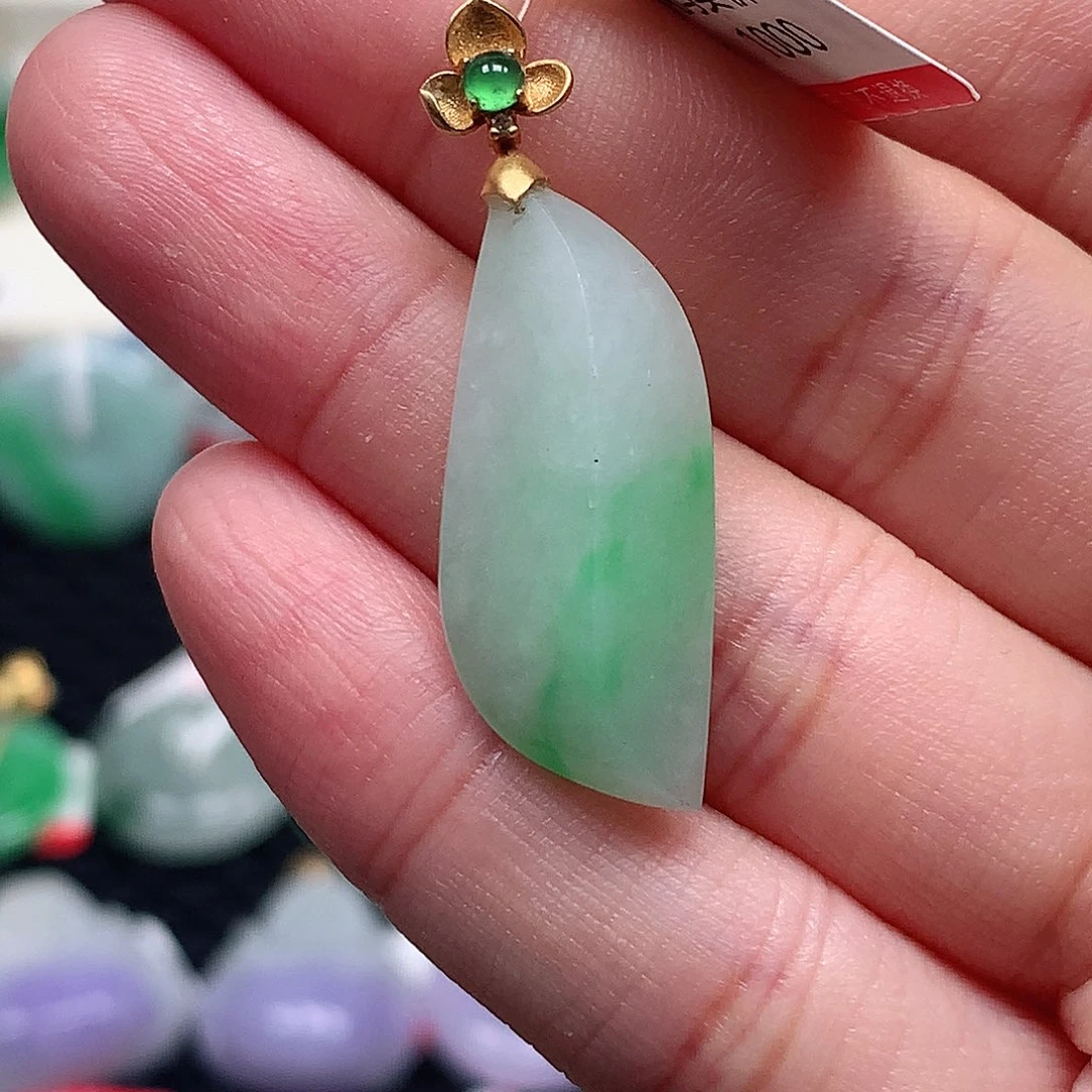 颈饰18K金镶嵌翡翠翡翠吊坠