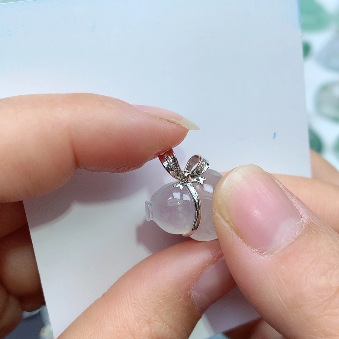翡翠颈饰18K金镶嵌葫芦