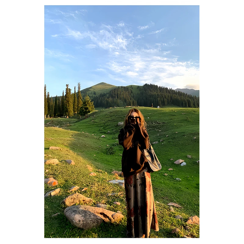 2025春季新款Uma风设计款涂鸦卫衣女气质大美人设计斜裁吊带长裙