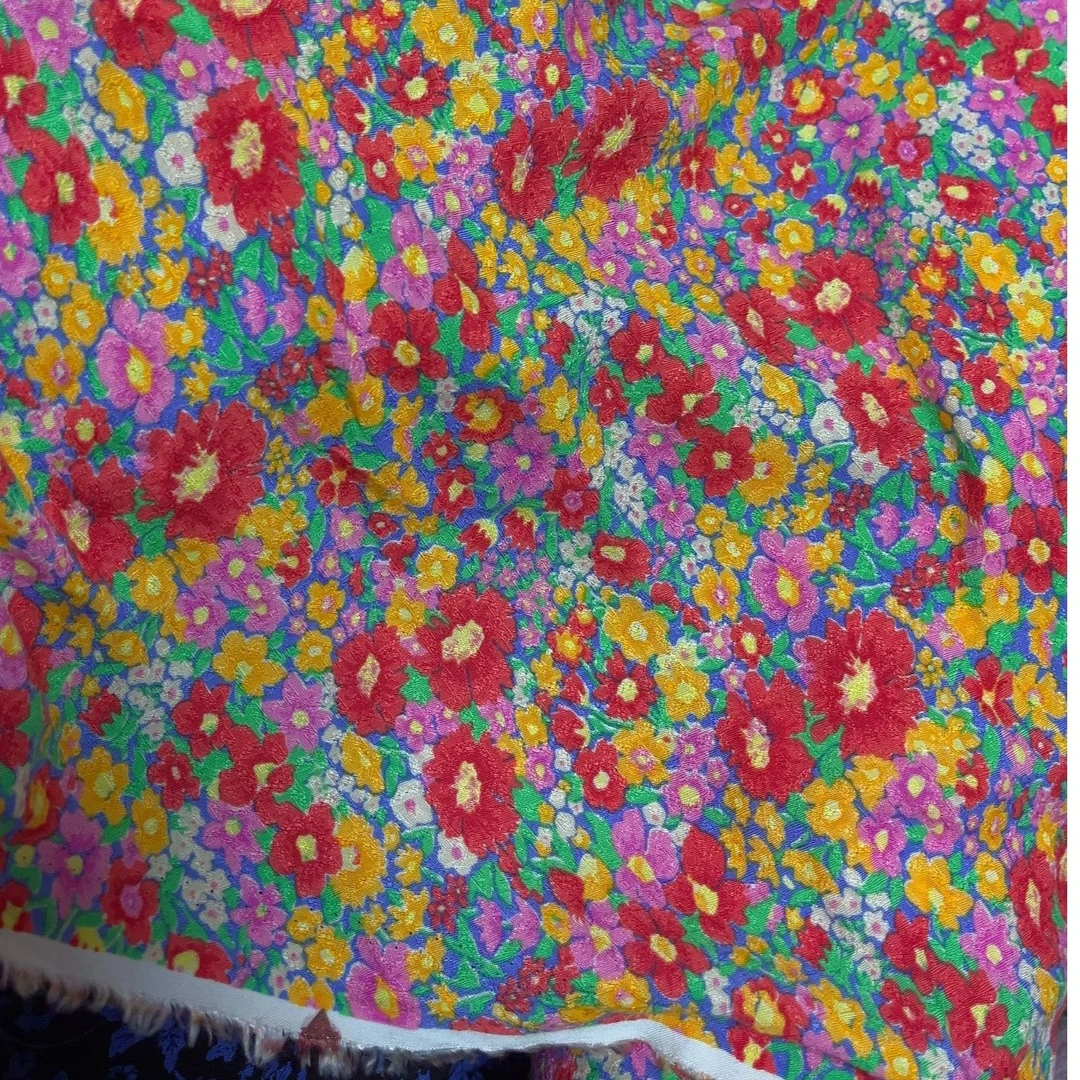 2025五彩碎花，提花款人造棉绵绸服装面料不支持7天无理由