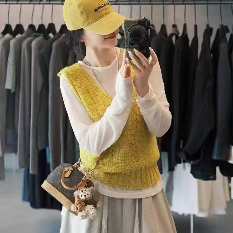 Y T原创（三天左右发货新款韩系V领时尚叠穿马甲背心针织衫两件套）