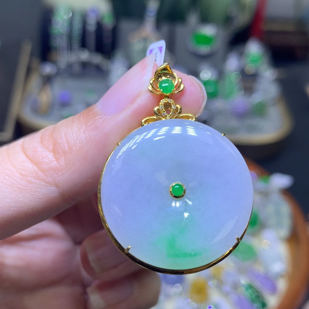 翡翠18K金镶嵌颈饰翡翠吊坠项链