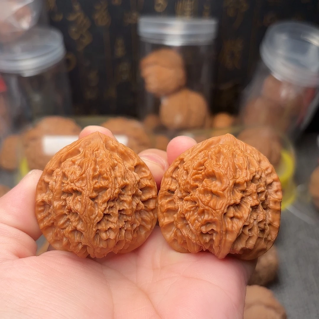 文玩核桃吊坠水龙纹