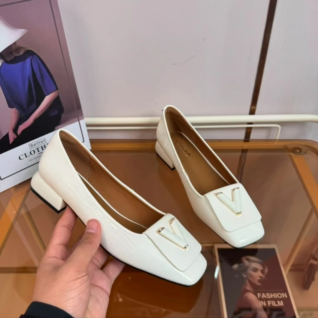 Chic Pa联名轻奢高定/2025新款软面漆皮单鞋粗跟方头女鞋25906