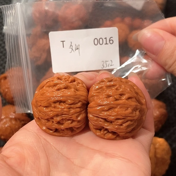文玩核桃吊坠文山35