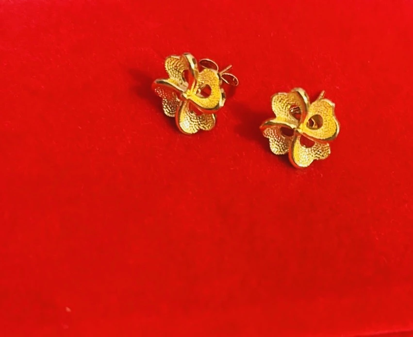 幸运四叶草简约时尚百搭合金久不掉色分享耳钉手镯女士金色仿金