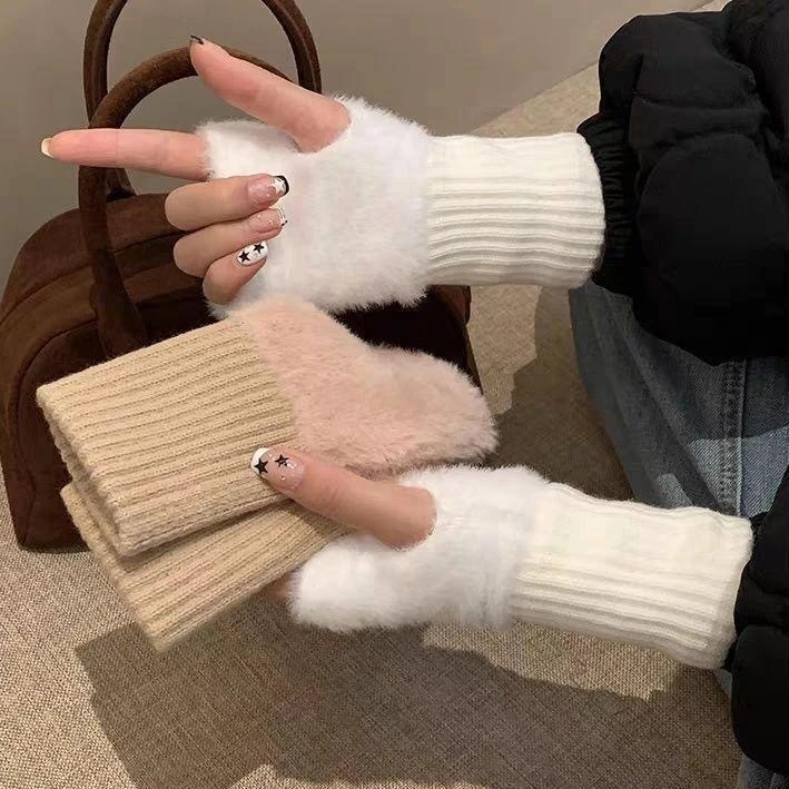 毛绒保暖手套触感暖和