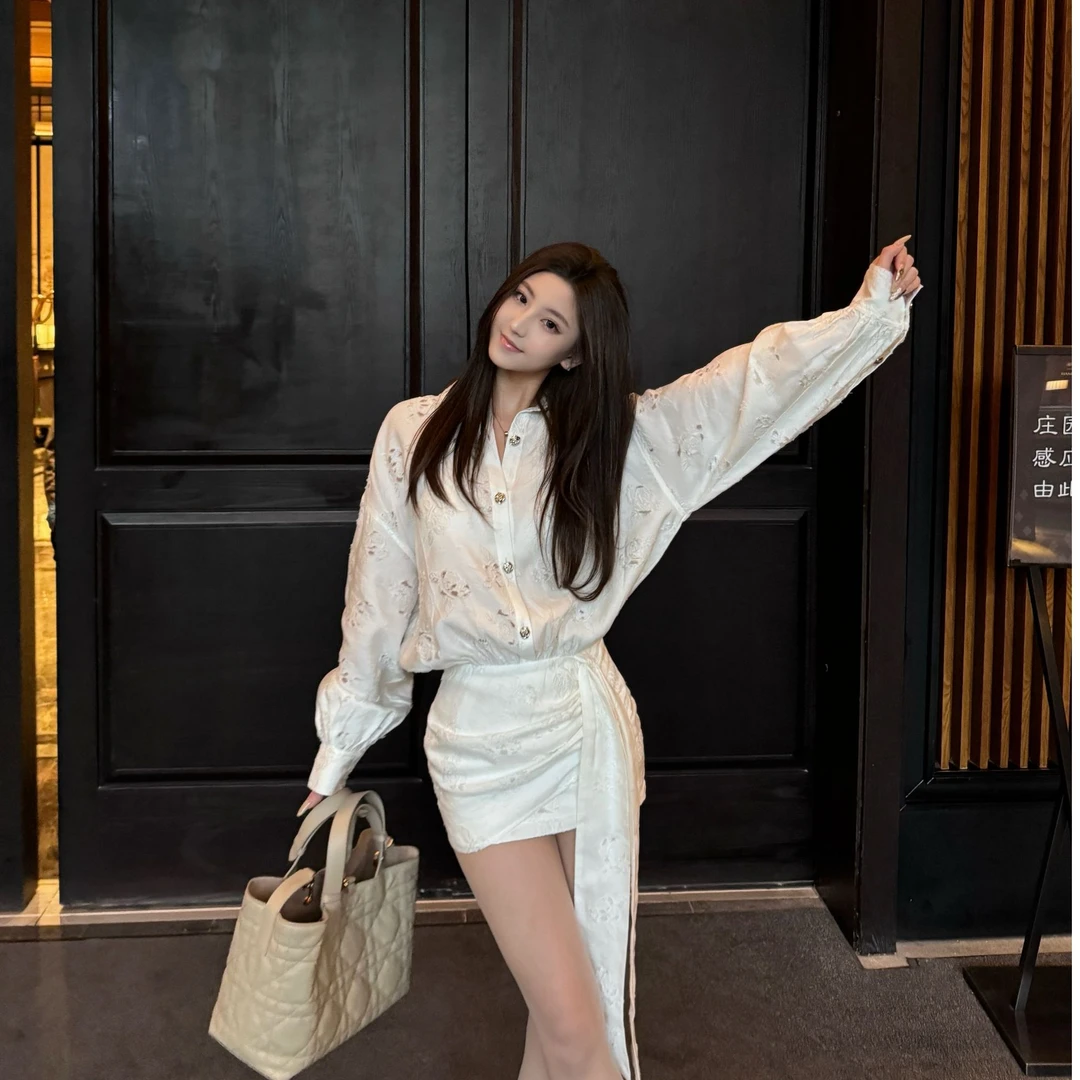 【哇塞汪汪雪饼】蕾丝气质高腰时尚复古法式短款长袖小众连衣裙