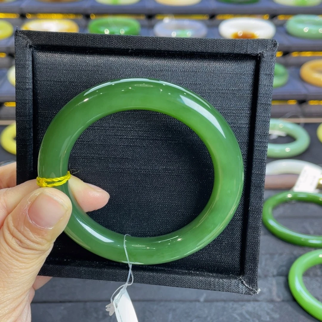 和田玉未镶嵌手镯-碧玉