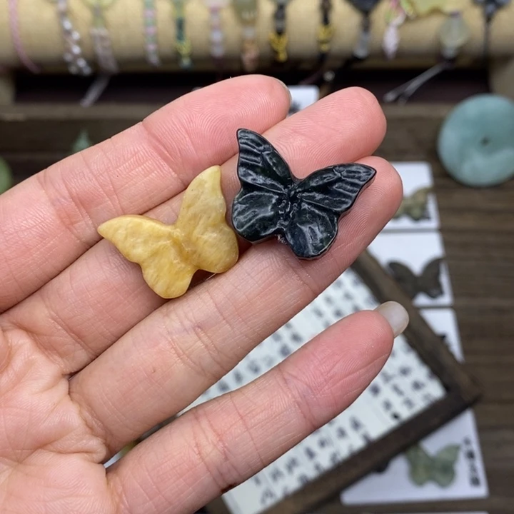 边***贤蛇纹石玉未镶嵌颈饰