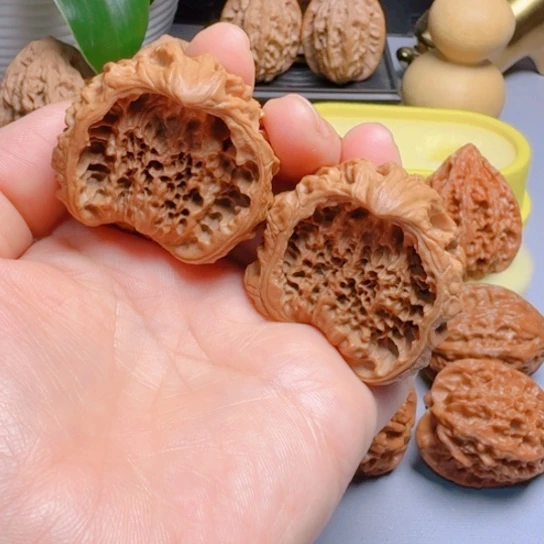 ****晚核桃蛇头聚宝盆文玩