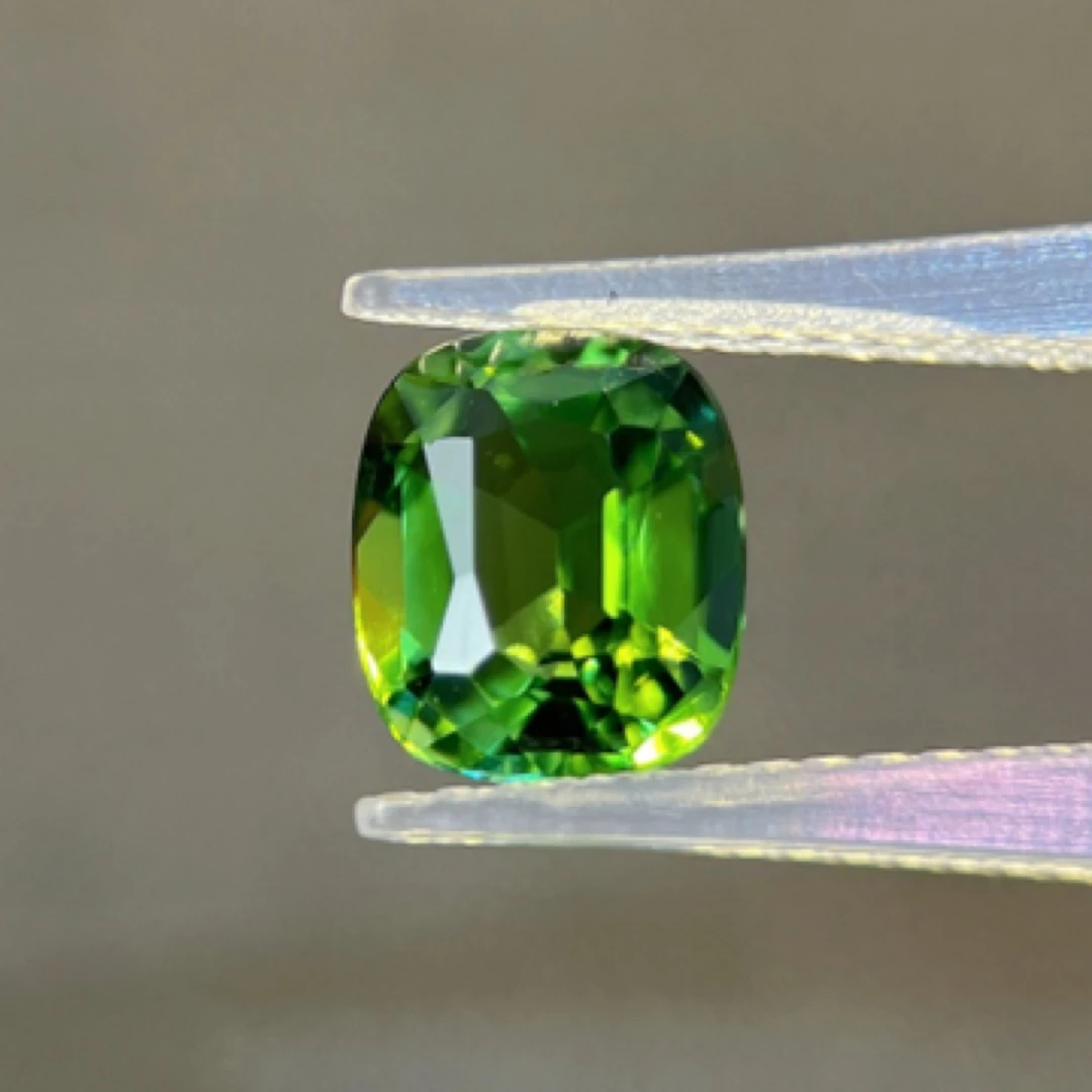 森系童话绿 天然精切绿碧玺裸石 电光绿全净玻璃体 蓝绿色系