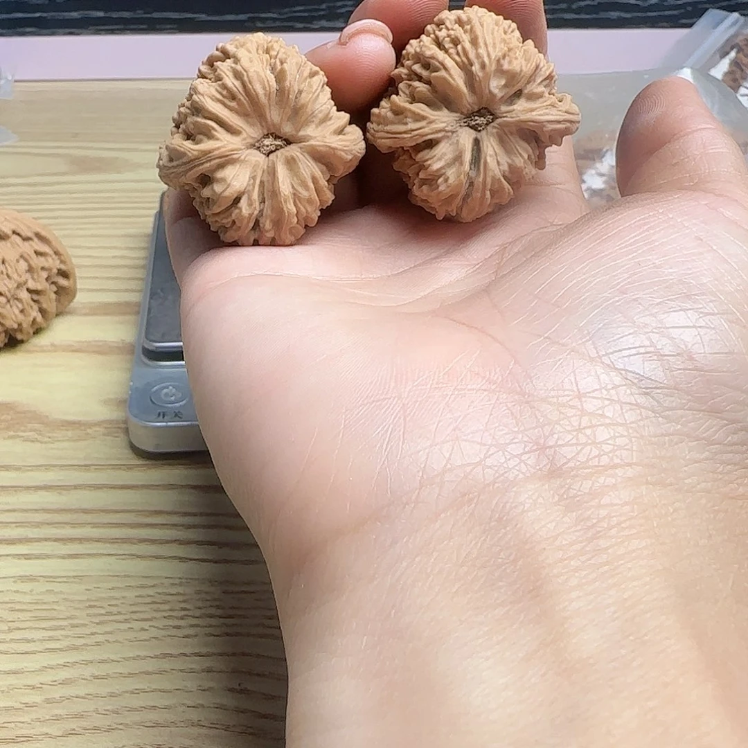 李***生吊坠桃核核桃核桃