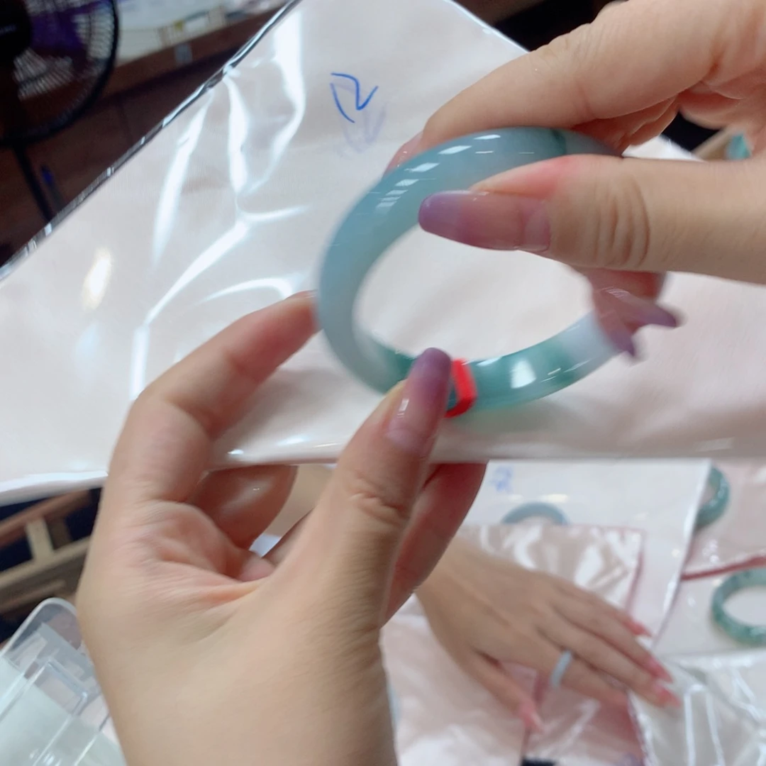 未镶嵌手镯翡翠买断